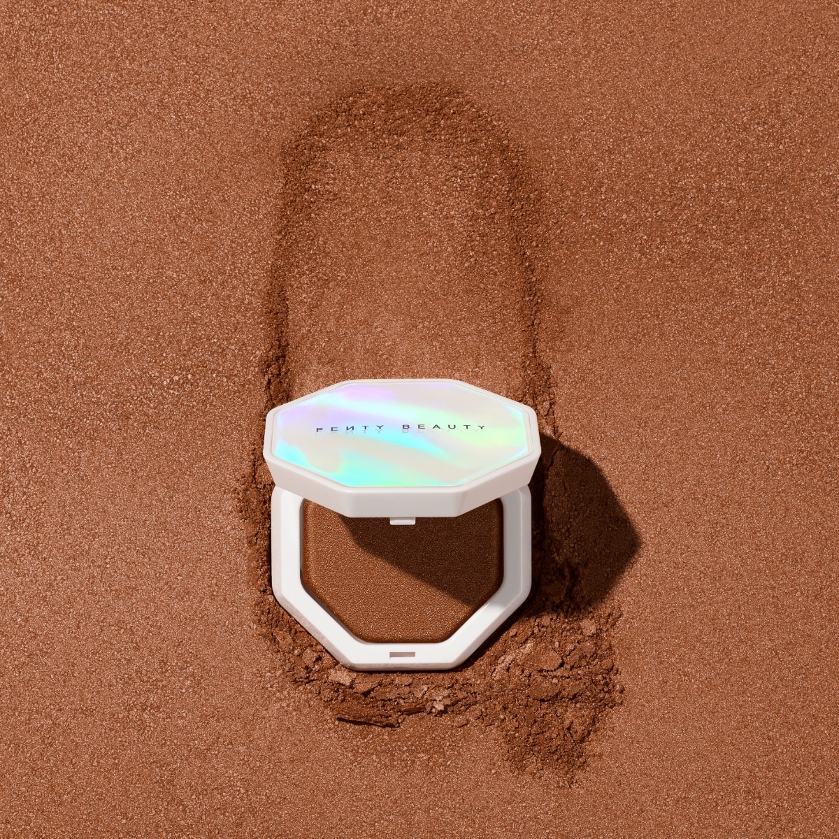 DEMI'GLOW HIGHLIGHTER (ILUMINADOR DE TEXTURA SEDOSA)